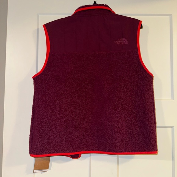 The North Face
Women's Cragmont Snap-Front Fleece Vest M - Picture 3 of 4